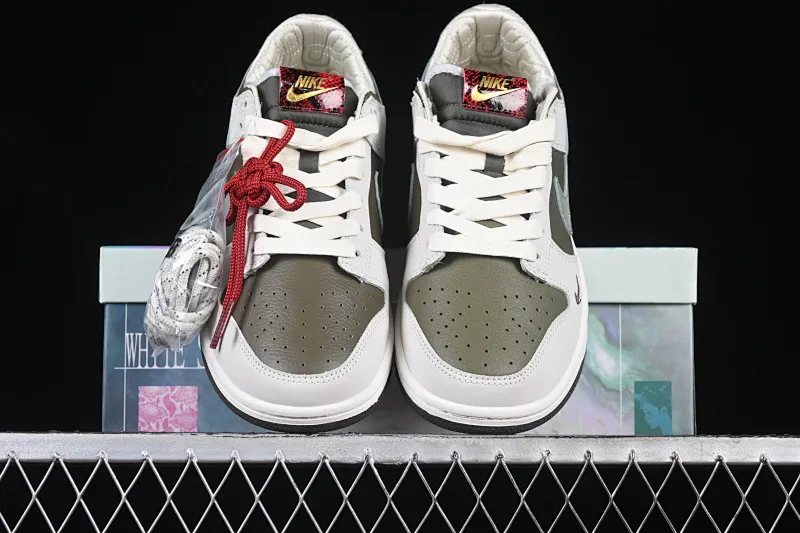 All Categories Nk SB Dunk Series Nk SB Dunk Low Low-top sneakers K version Nk SB Dunk Low "Year Of Snake" Limited to the Year of the Snake Low-top casual sneakers HV5980-231
